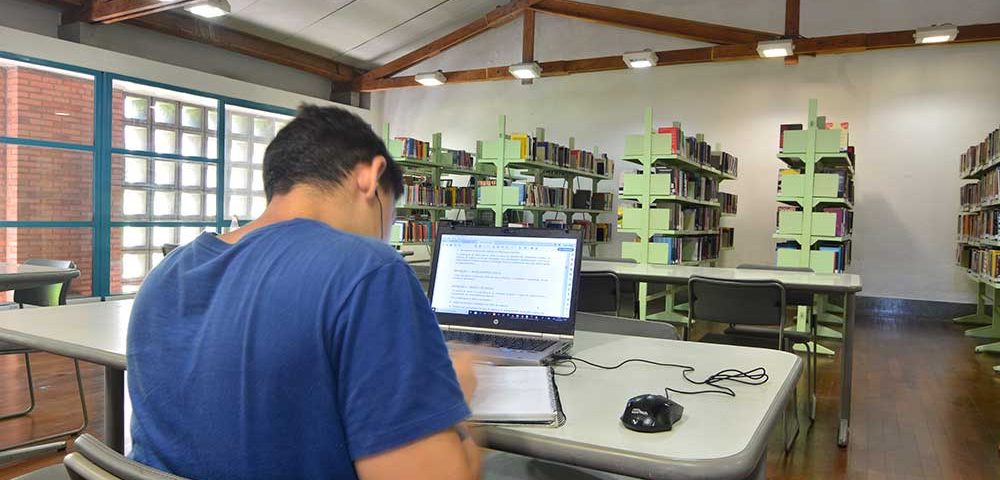 Sesc Nova Iguaçu biblioteca