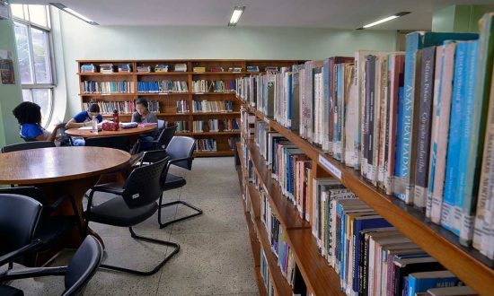 biblioteca Sesc São João de Meriti