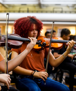 alunos da rede pública se apresentam no Natal Sesc 2022