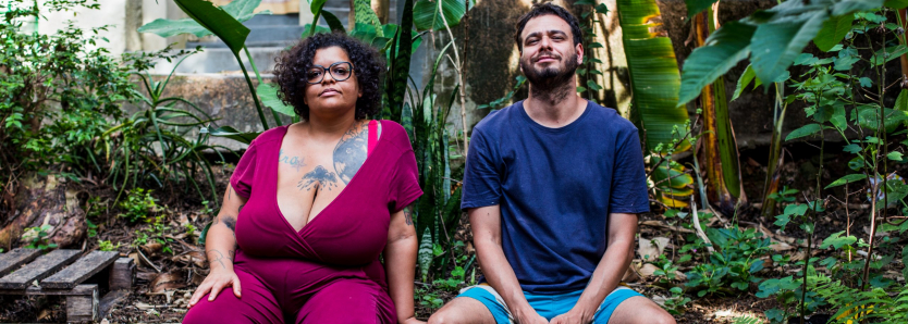 Onira, espetáculo poético-musical com tatiana nascimento e Jovem Palerosi, se apresenta no projeto Palavra Líquida, no Sesc RJ.