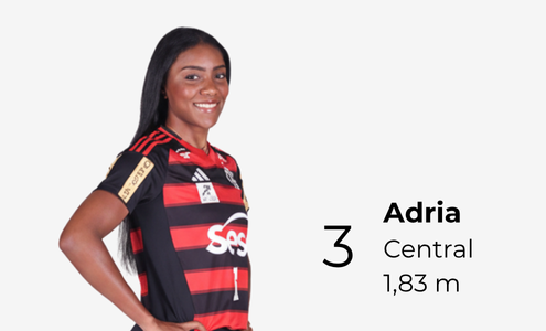 Adria Silva — Central — 1,83 m — 11/08/2004